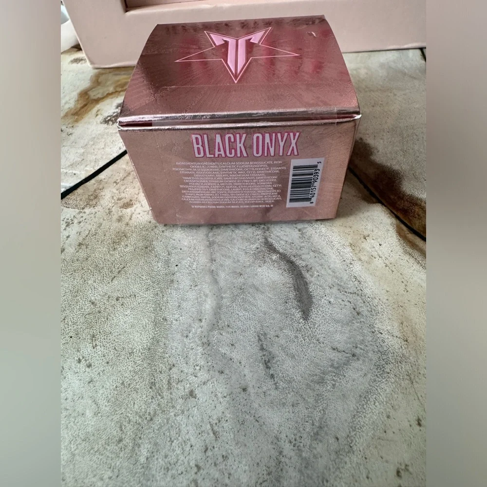 Jeffree Star Black Onyx Eye Gloss Powder